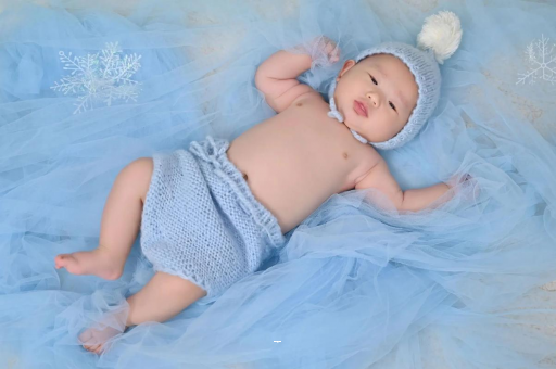 巨野宝宝吐奶黄色