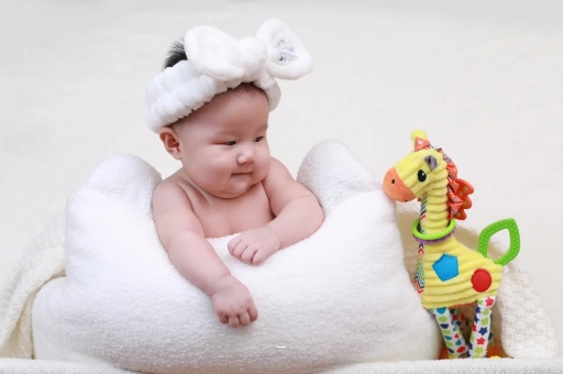 巨野宝宝几个月翻身